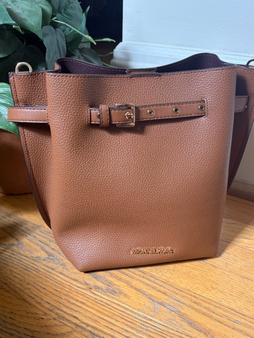 Michael Kors Emilia Small Bucket Messenger Bag Luggage Brown